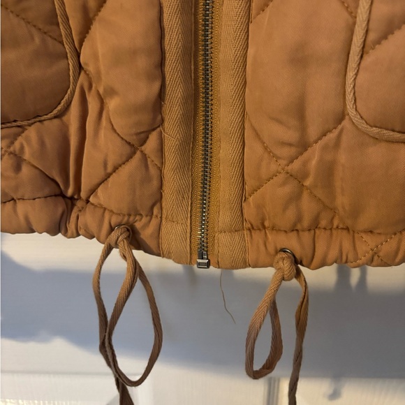 BlankNYC Quilted Jacket Small Chai Tea, Drawstring waist - Picture 3 of 9